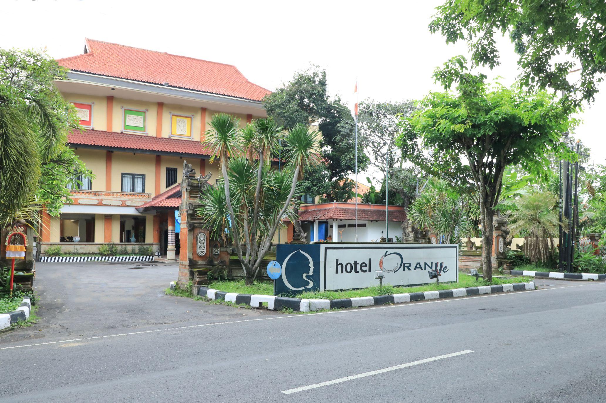 Hotel Oranjje Denpasar Exteriör bild