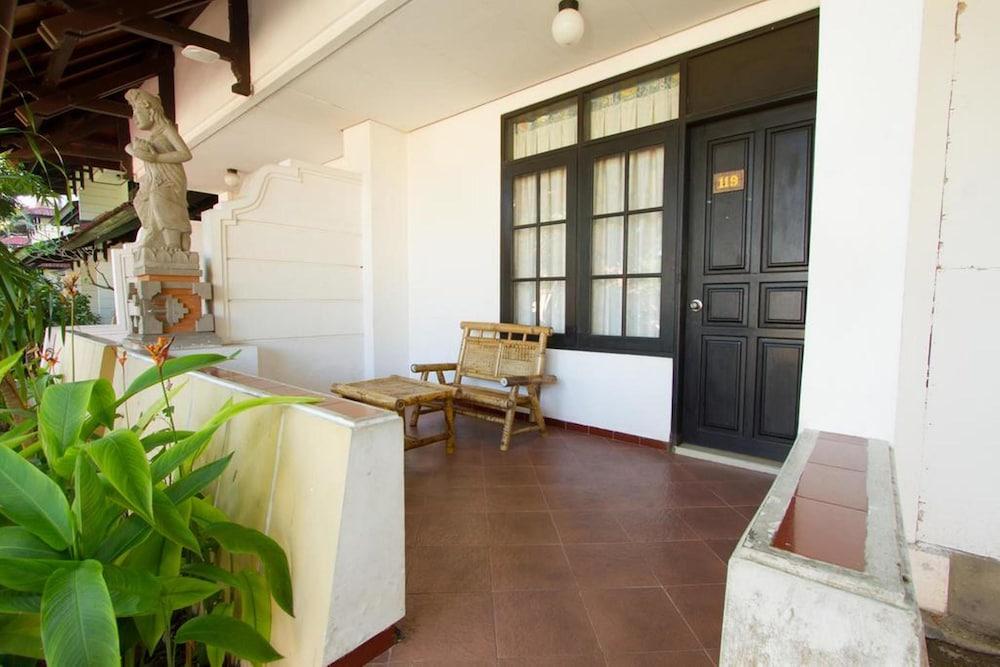 Hotel Oranjje Denpasar Exteriör bild