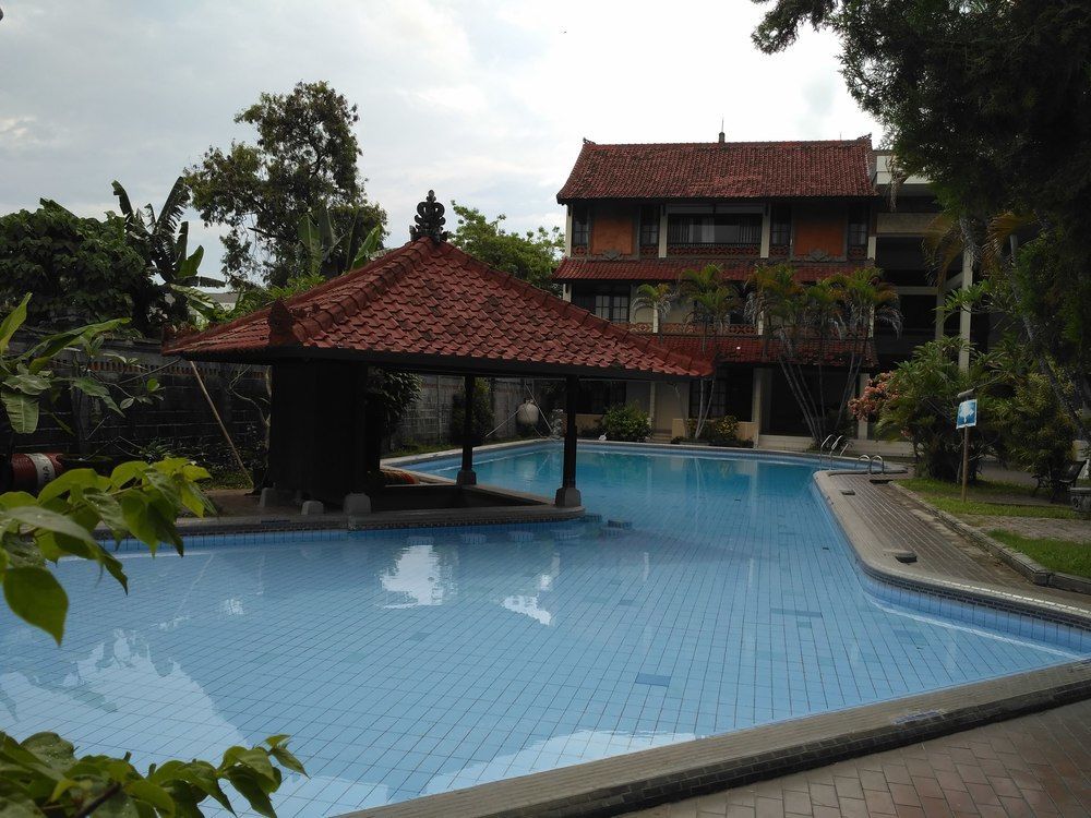 Hotel Oranjje Denpasar Exteriör bild